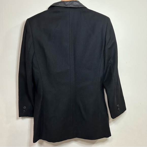 Looks Blazer - size small - Picture 5 of 5